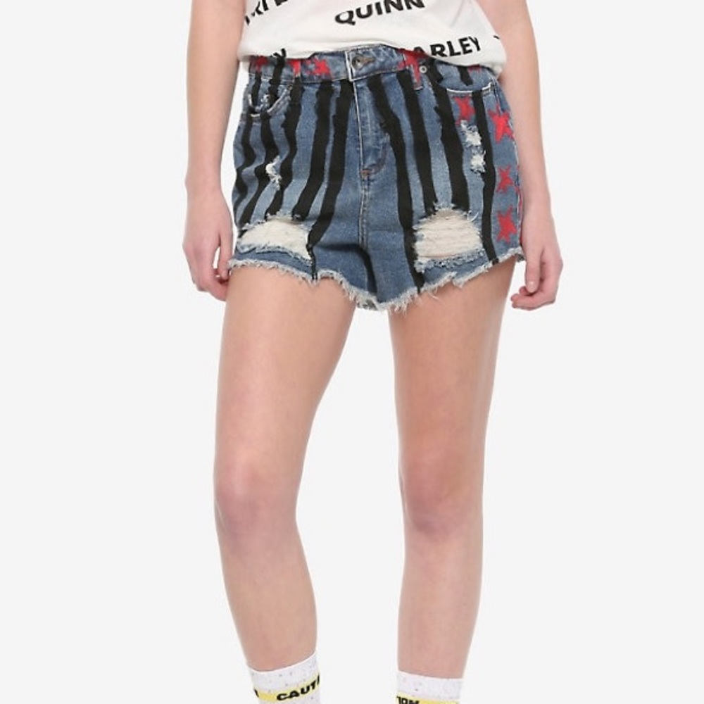 Hot Topic Birds of Prey Harley Quinn Shorts